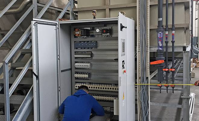 Collegamenti elettrici in officina